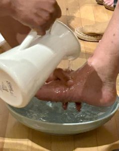 Washing of the feet 2